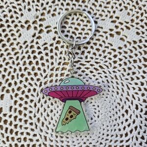 UFO Alien Spaceship Keychain Green with Pizza New